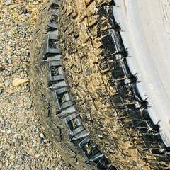 スペア用 4トン 鉄ホイール付き　4トン トラック ホイール付きタイヤ 6本セット　海外　輸出 貿易の画像