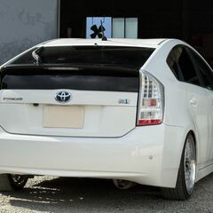 誰でも車が買える次世代低与信ローン専門店／ 安心の１年保証付き 距離無制限！中古車販売 カーメル小田原店 　トヨタ　プリウス　KYOWAレーシング18AW　車高調の画像