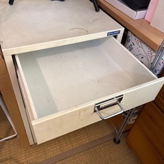 引き出し　書類　キャスター付き　白の画像