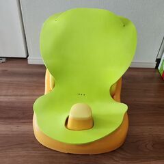 Aprica アップリカ ベビーバスチェア 黄 緑の画像
