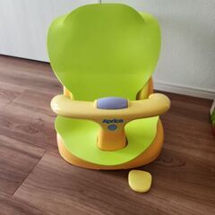 Aprica アップリカ ベビーバスチェア 黄 緑の画像