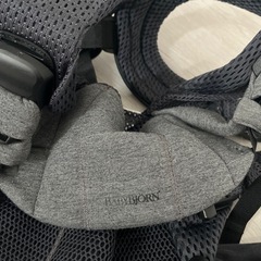 ベビービョルン 腰パット付き 抱っこ紐の画像