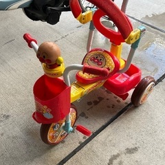 アンパンマン三輪車の画像