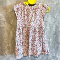 赤ちゃん本舗 ワンピース 花柄 95の画像
