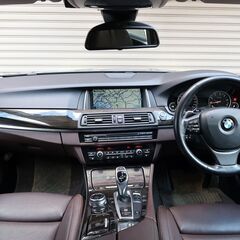 検査8年12月528i ラグジュアリー LCI 後期型 メーカーOP多数/ナッパレザー/アクティブクルーズ/液晶メーター/ハーマンカードン/ナビ/地デジの画像