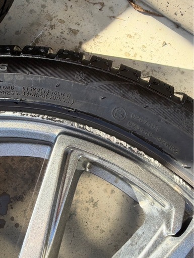 スタッドレスタイヤ 215/45R17 4本セット