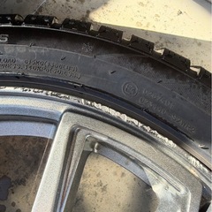 スタッドレスタイヤ 215/45R17 4本セットの画像