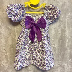 紫色 花柄 ワンピース（リボン付き）の画像