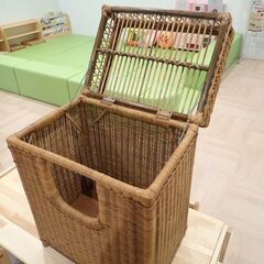 ランドリーバスケット（籐製）の画像