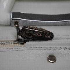 [1795] 白色 ハードケース 鍵付き コンパクト  着物入れ 京都きもの学院の画像