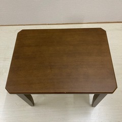 サイドテーブル　机　リビングテーブルの画像