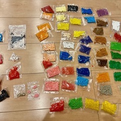 アクアビーズ アクアグラッティステーブル　ビーズ４７種類以上の画像