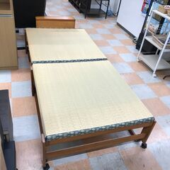 ＼家具＊家電のお店／【ｼﾞｬﾝｸﾞﾙｼﾞｬﾝｸﾞﾙ石川金沢店】折り畳みベッド 中居木工    W(幅)198.0(折りたたみ未時95)×D(奥行き)90.0(折りたたみ時26)×H(高さ)40cm(折りたたみ時 125)の画像