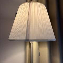 IKEA 電気スタンド　ニーフォルスの画像