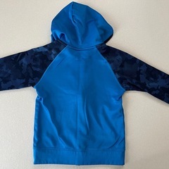 【取引中】アンダーアーマー 130cm アウターの画像