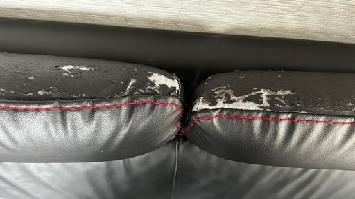 3人がけソファー 黒レザー赤ステッチ 元値150,000円