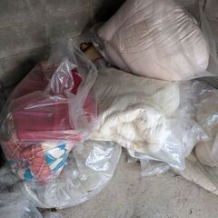 無料　ただ　あげます　布団　羽毛　毛布　除草　庭　座布団　　タオルケット　除草シート　フィルター　タオル　ウエス　ざぶとん　大量　好きなだけ　あげます　の画像