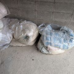 無料　ただ　あげます　布団　羽毛　毛布　除草　庭　座布団　　タオルケット　除草シート　フィルター　タオル　ウエス　ざぶとん　大量　好きなだけ　あげます　の画像