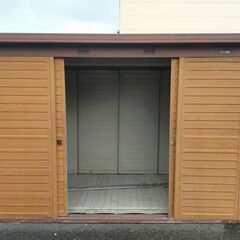 △ YODOKO ヨドコウ ヨド物置 もくめ 大型物置 物置 倉庫 木目調 最高高さ 208.5cm 幅 290.5cm 奥行 149cm 鍵無し 現状渡しの画像