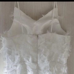 ウェディングドレス　白　フェザーの画像