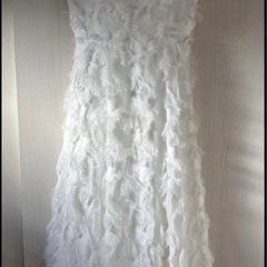 ウェディングドレス　白　フェザーの画像