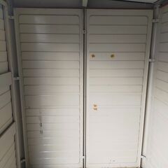 △ YODOKO ヨドコウ ヨド物置 もくめ 大型物置 物置 倉庫 木目調 最高高さ 208.5cm 幅 290.5cm 奥行 149cm 鍵無し 現状渡しの画像