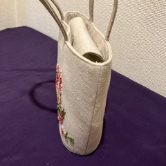 ビーズ刺繍のミニトートバッグの画像