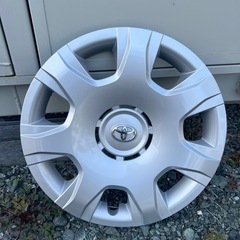 ハイエース純正タイヤ・スチールホイールの画像