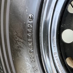 ハイエース純正タイヤ・スチールホイールの画像
