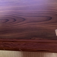 木製テーブルの画像