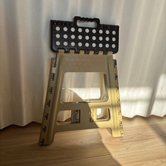 折りたたみイス　クラフタースツールの画像