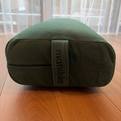 ヨガ好きの方に♪Manduka ヨガ ボルスター enlight レキュタンギュラーの画像
