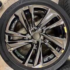 クラウンRSアドバンス後期　純正アルミタイヤの画像