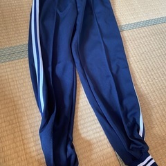 【東成区】ジャージいろいろ４点セットの画像