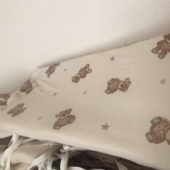 定価5490円　ベビーベッド　ヘッドガード　綿100%の画像