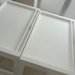 IKEAのテーブル2個セットの画像