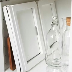 IKEAのテーブル2個セットの画像