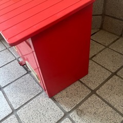 断捨離中！郵便ポスト赤色の画像