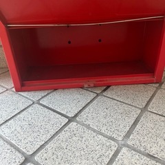 断捨離中！郵便ポスト赤色の画像