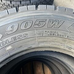 【美品】大型トラック低床用　スタッドレスタイヤ　8本セットの画像