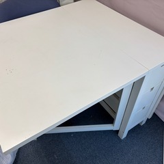 机（引き出し付き）の画像