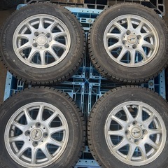 ホイール付きtタイヤの画像