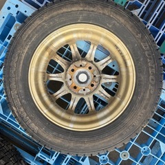 ホイール付きtタイヤの画像