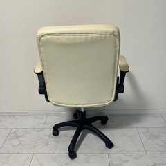 断捨離中！事務椅子 オフィスチェア オフホワイト 白の画像