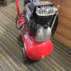 ○HAWK/ホーク エアーコンプレッサー HAWK24 ANEST IWATA 空気タンク量24ℓ エアーツール 作業 DIY 電気工具 中古品(NF251211)Zi-2365の画像