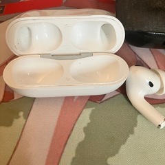 【右耳ややノイズ】 AirPods Pro 第一世代の画像
