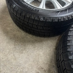 早い者勝ち　綺麗　114.3 5穴16インチ　スタッドレスタイヤ付きホイール　の画像