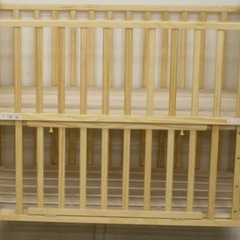 木製　 ベビーベッドの画像