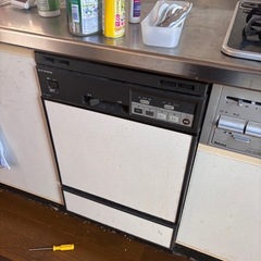 キッチンシンク、コンロ、食洗機の画像