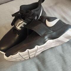 Nike スニーカー　チームハッスル 25cm 7Y ユースサイズの画像